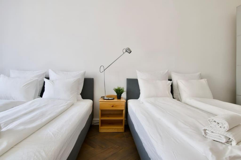Premium Apartment By Hi5- Anker Apartment Budapest Exterior photo
