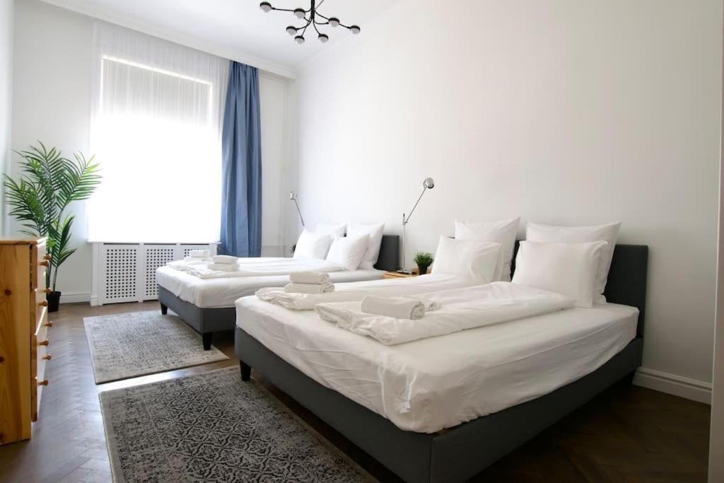 Premium Apartment By Hi5- Anker Apartment Budapest Exterior photo