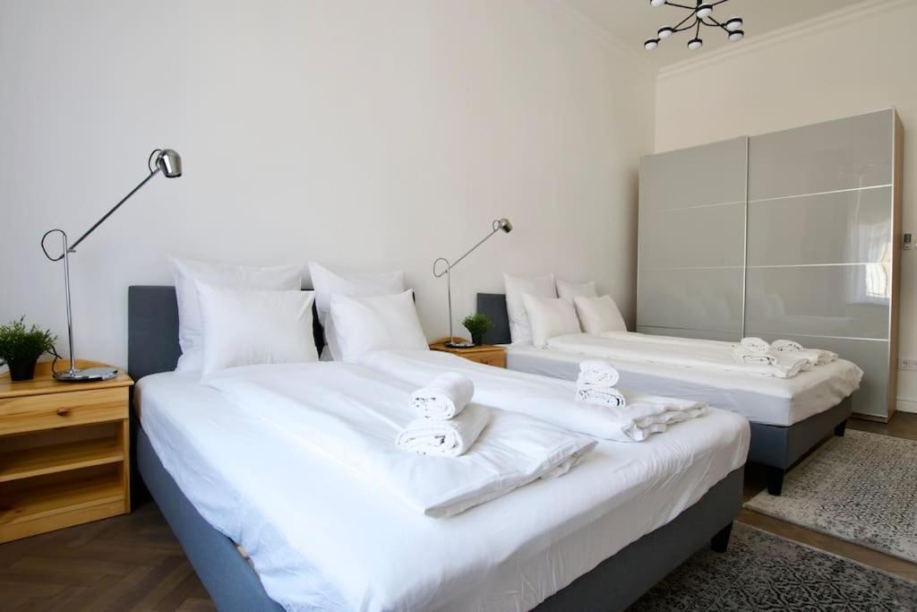Premium Apartment By Hi5- Anker Apartment Budapest Exterior photo
